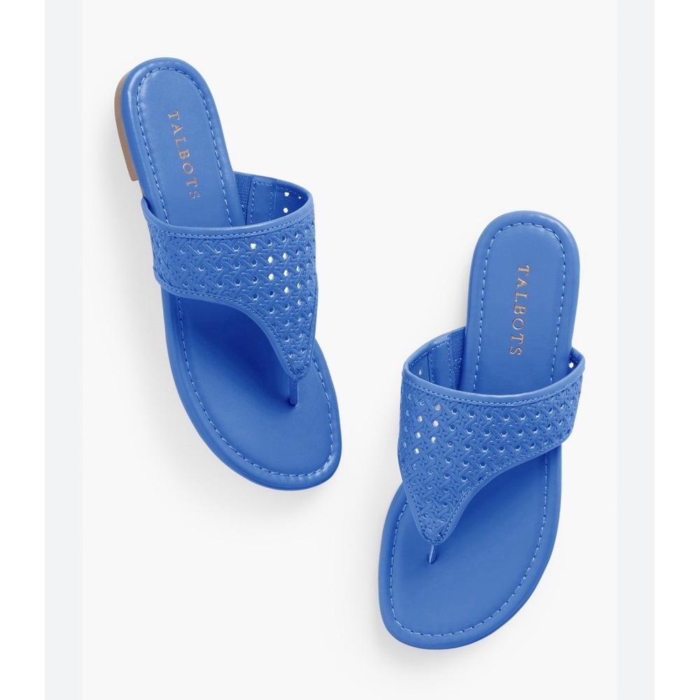 Talbots Gigi Periwinkle Light Blue Leather Thong Sandals Women's 7M Slide‎ Flats